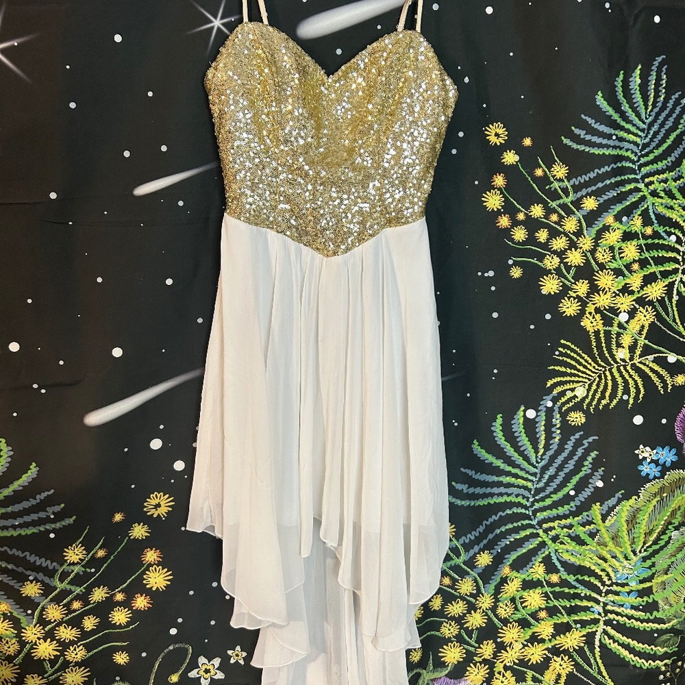 B Darlin Flowy Gold And White